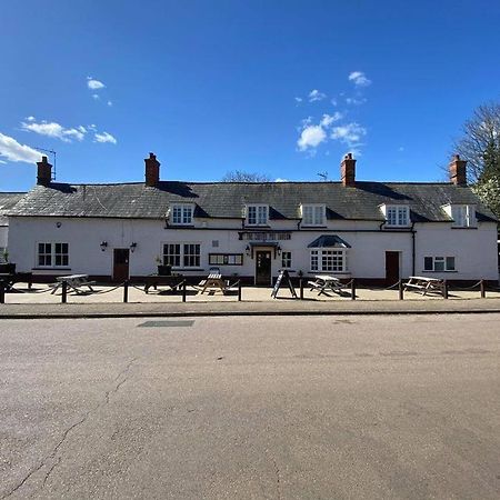 The Coffee Pot Tavern Bed & Breakfast Potterspury ภายนอก รูปภาพ