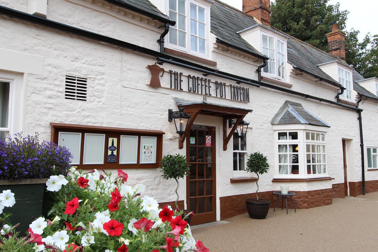 The Coffee Pot Tavern Bed & Breakfast Potterspury ภายนอก รูปภาพ